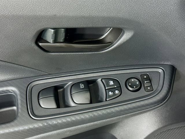 Used 2025 Nissan Versa S w/ Trunk Package FWD image 17