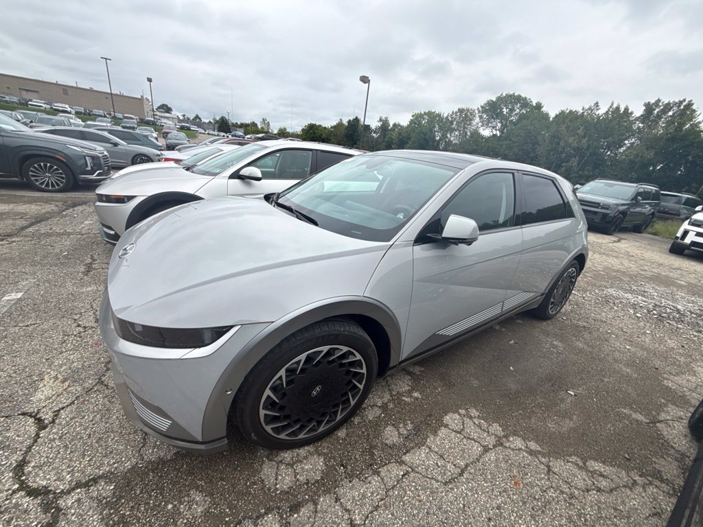 Certified 2023 Hyundai Ioniq 5 Limited AWD/4WD image 2