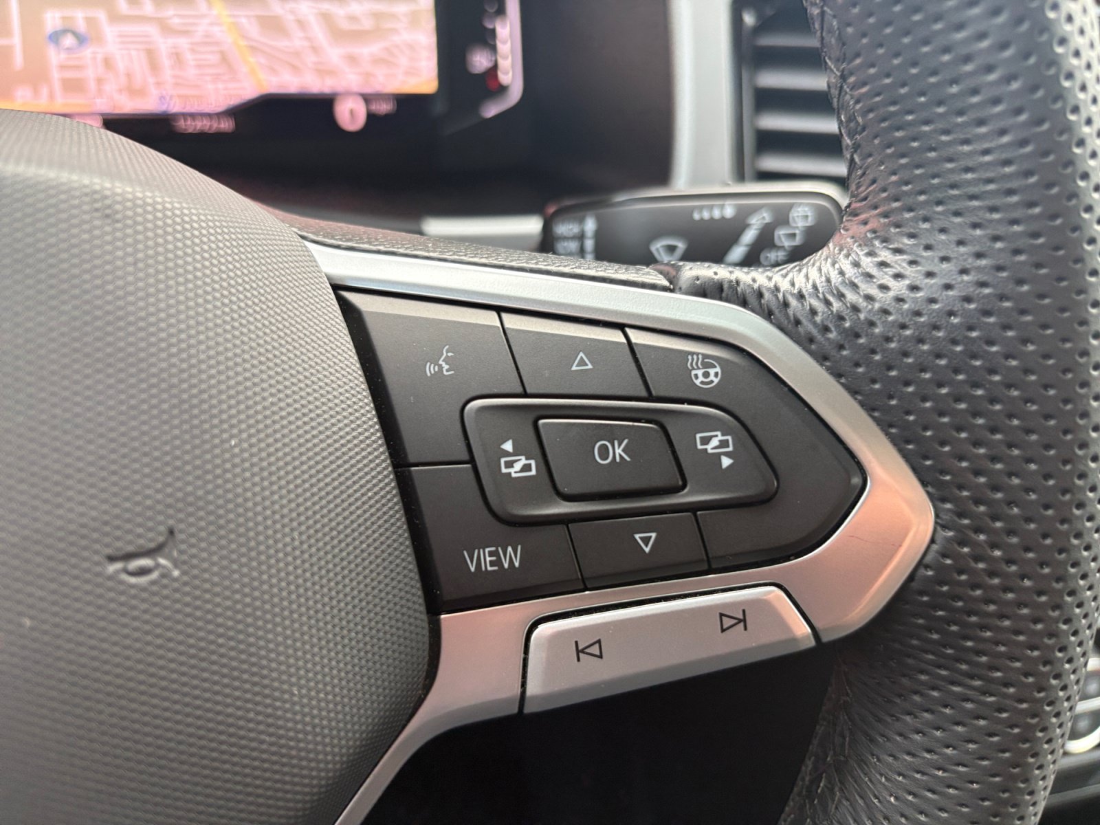 Certified 2023 Volkswagen Atlas SEL R-Line AWD/4WD image 23