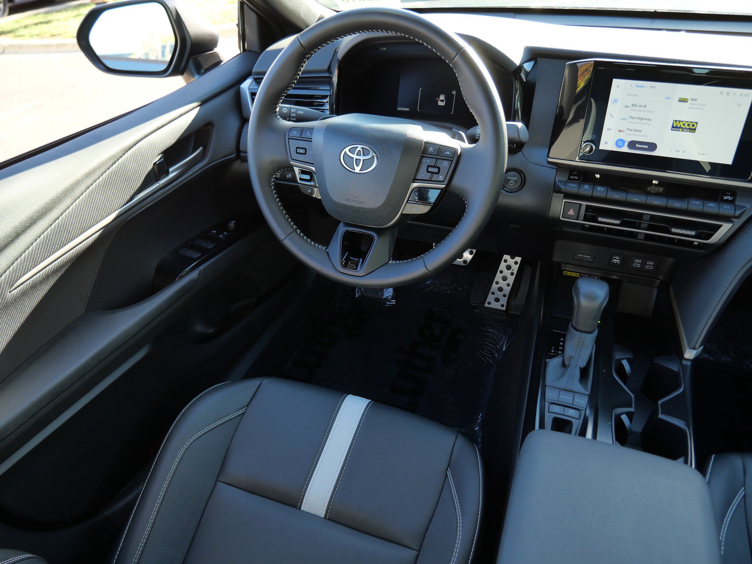 Used 2026 Toyota Camry SE FWD image 10