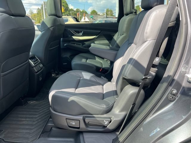 Used 2022 Subaru Ascent Limited w/ Technology Package AWD/4WD image 4