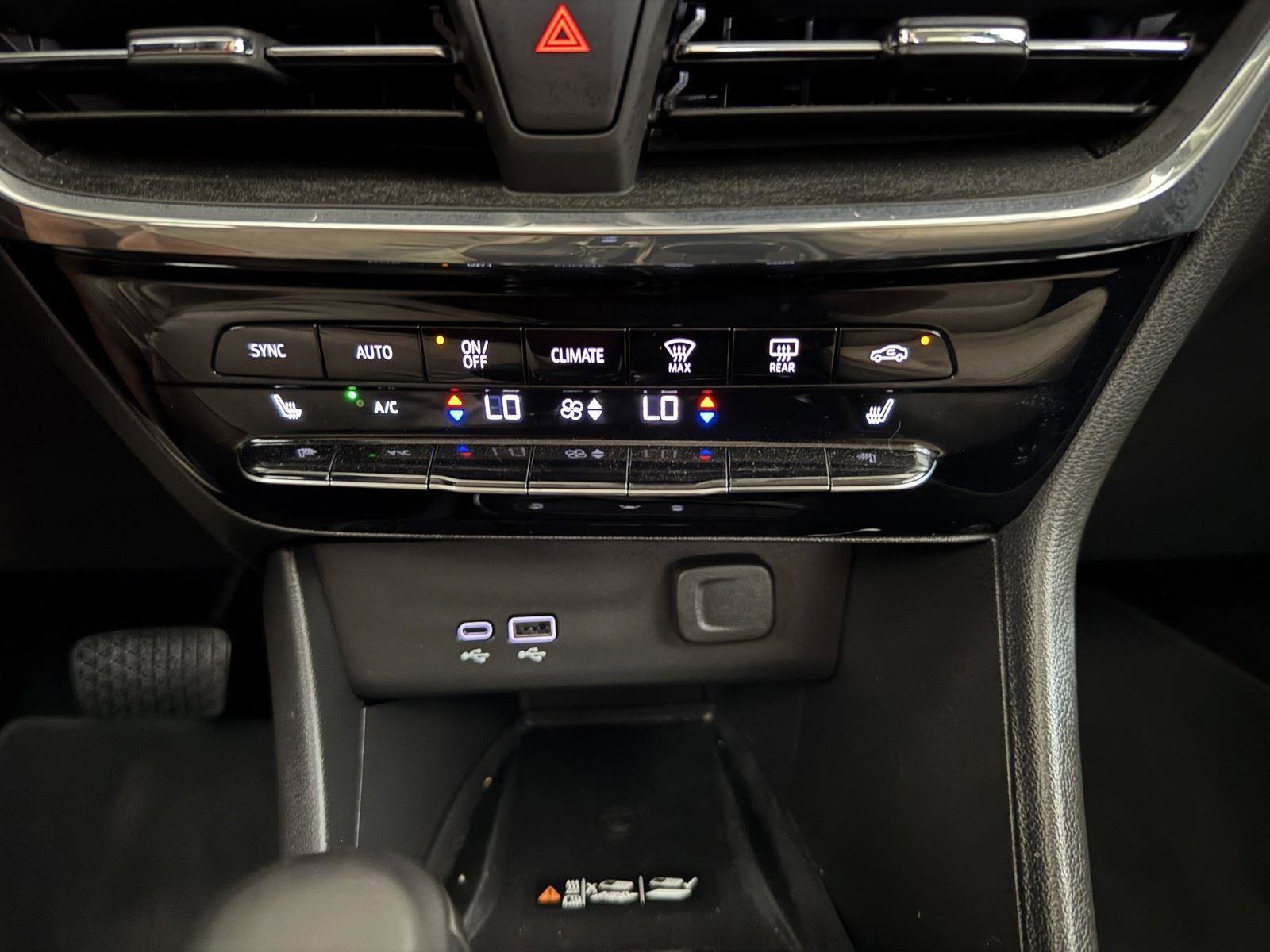 Used 2024 Buick Encore GX Avenir w/ Avenir Technology Package FWD image 17