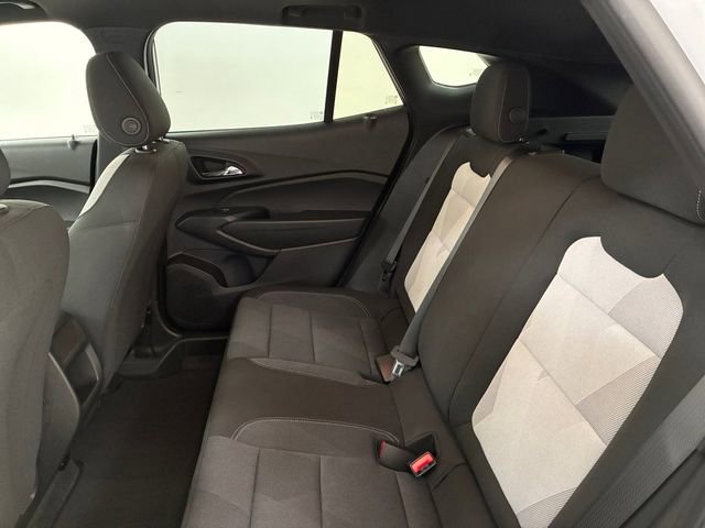 Used 2025 Chevrolet Trax RS w/ Sunroof Package image 18