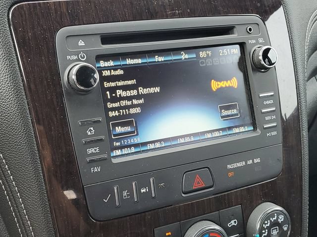 Used 2017 Chevrolet Traverse LT w/ Style and Technology Package FWD image 13