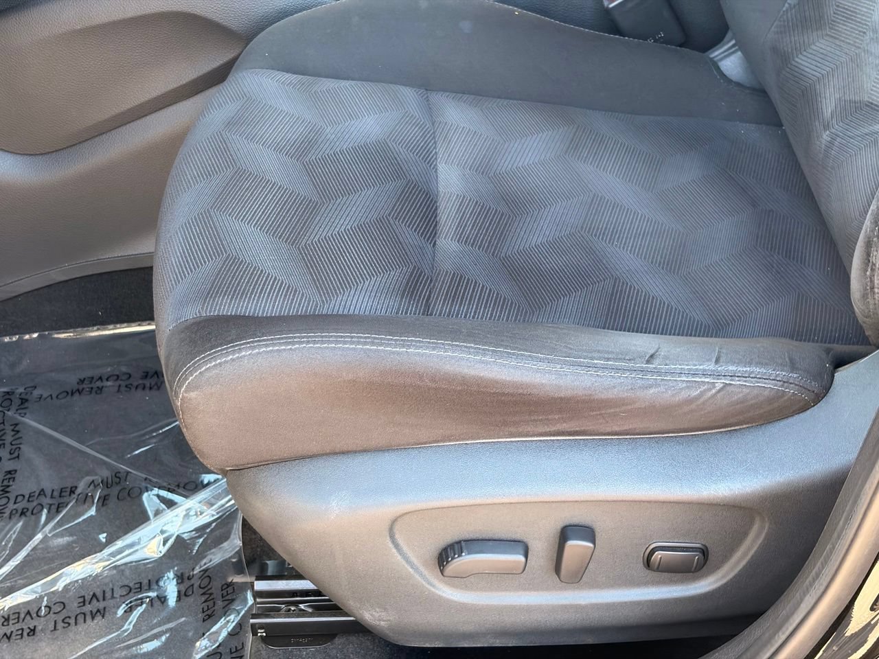 Used 2015 Nissan Rogue SV FWD image 19