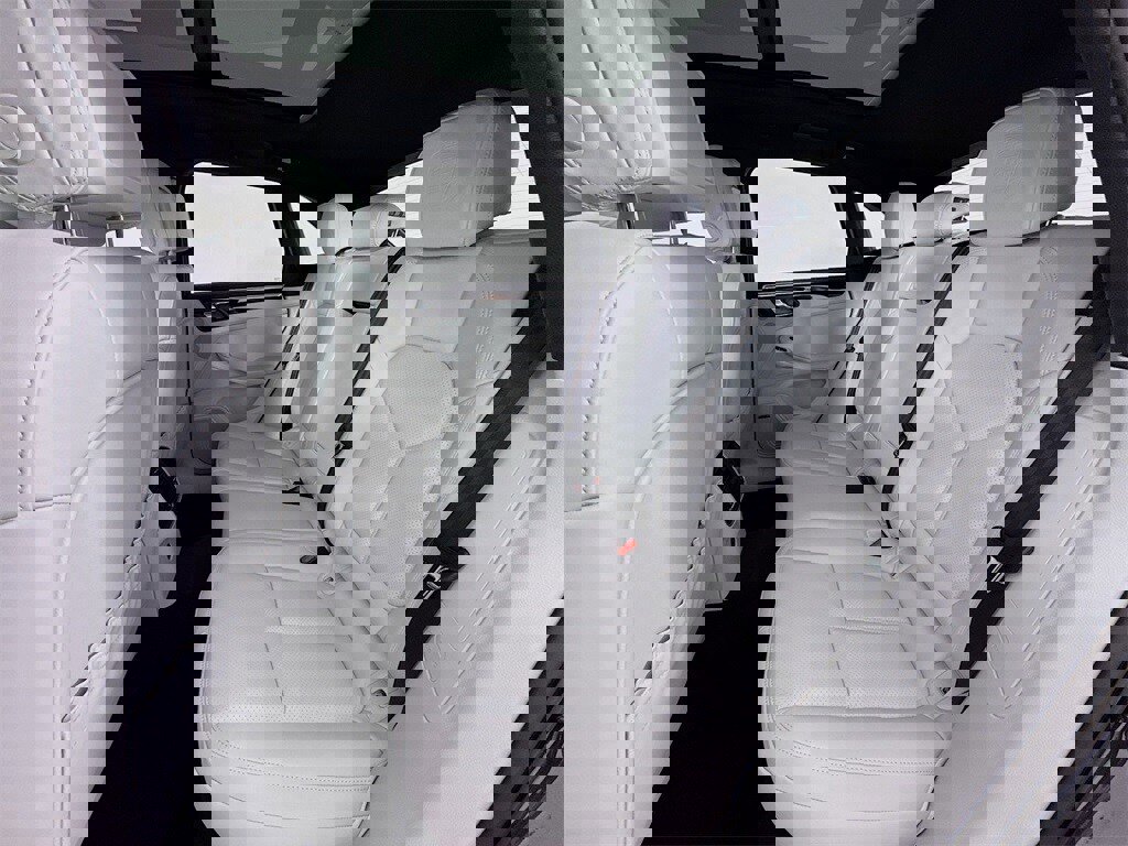 New 2026 Porsche Macan Turbo image 26