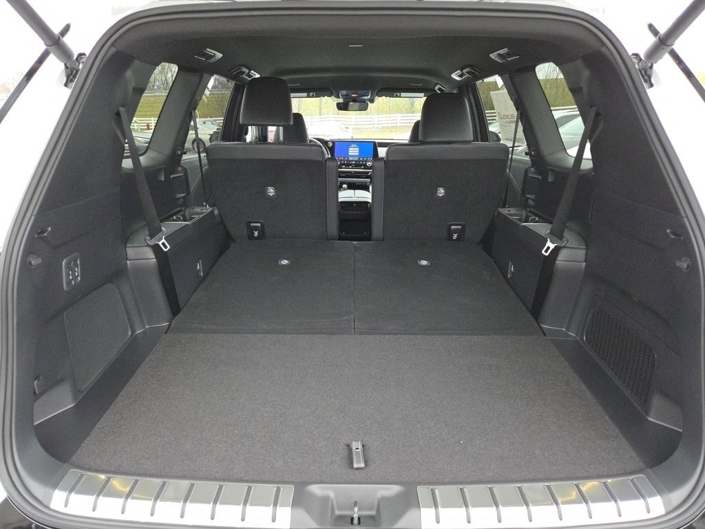 New 2026 Lexus TX 500h AWD image 30