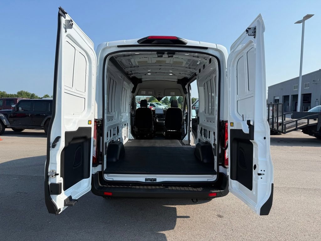 New 2026 Ford Transit 250 148 Medium Roof RWD image 32