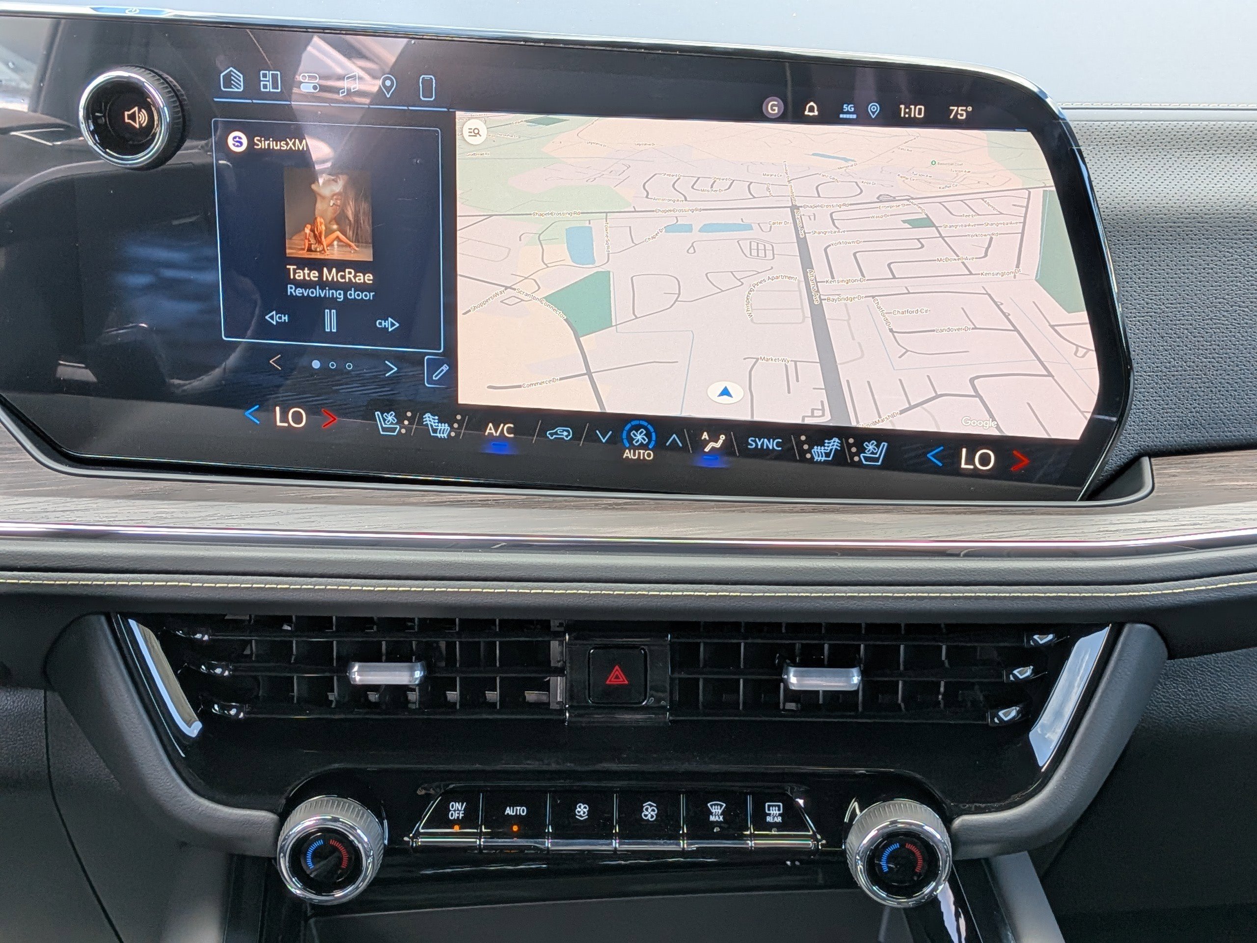 New 2026 Chevrolet Suburban Premier image 13