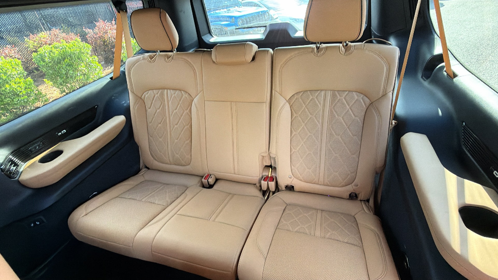 Used 2025 Jeep Grand Wagoneer L Series III AWD/4WD image 25
