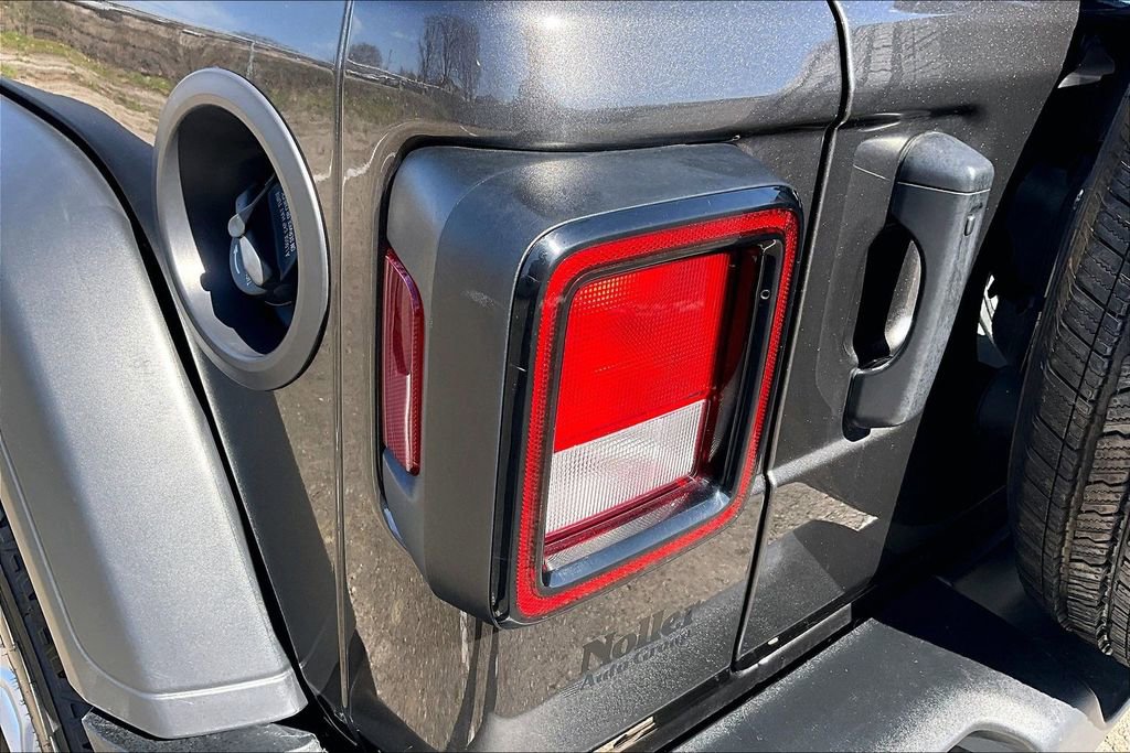 Used 2022 Jeep Wrangler Unlimited Sport image 30