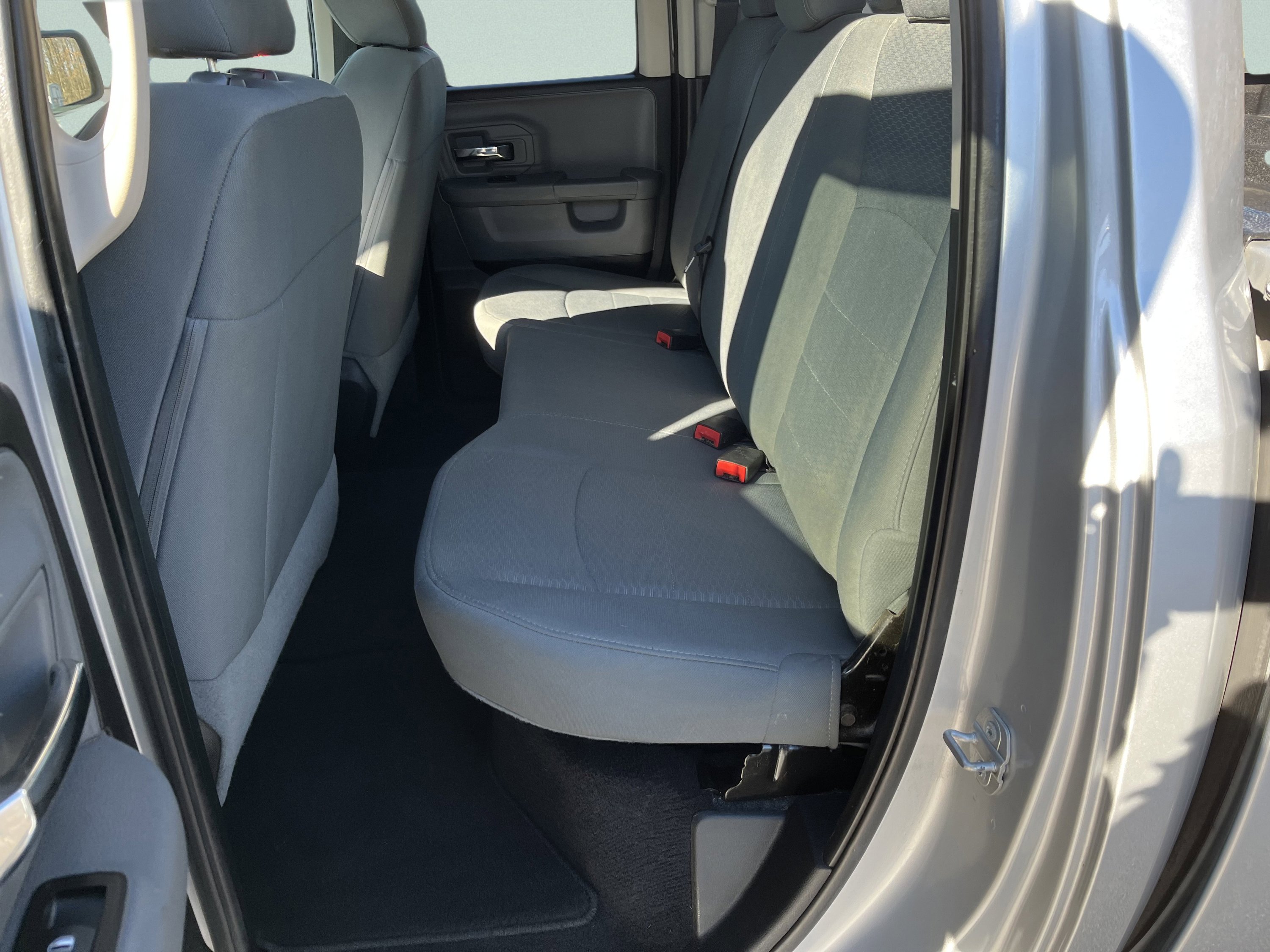 Used 2015 RAM 1500 Classic SLT image 11