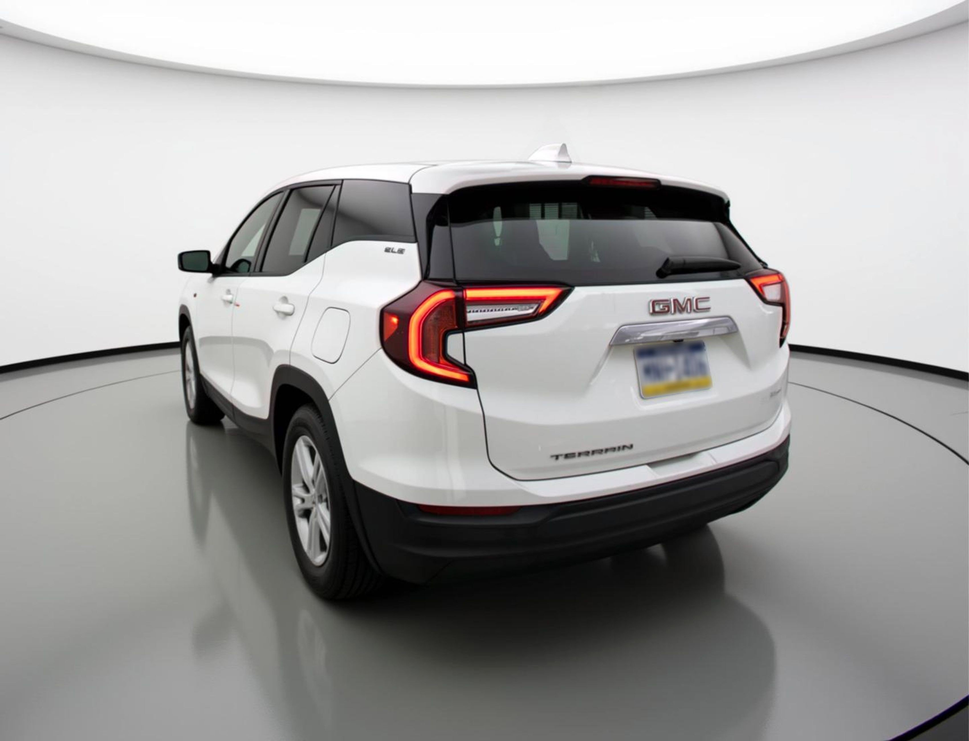 Used 2024 GMC Terrain SLE FWD image 6