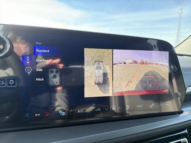 New 2026 Chevrolet Traverse LT w/ Sun and Wheel Package image 35