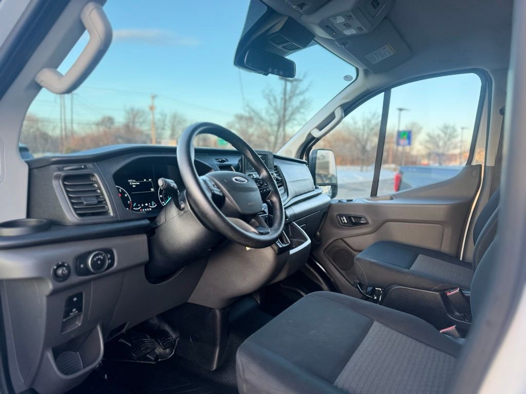Used 2024 Ford Transit 250 Low Roof AWD w/ Exterior Upgrade Package image 15