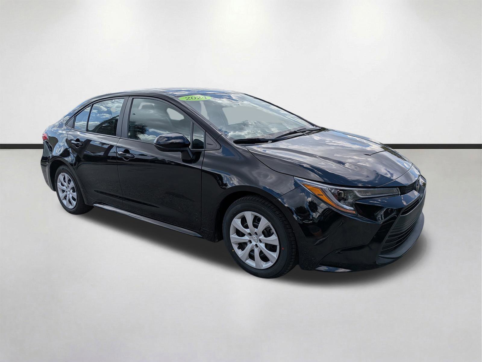 Used 2024 Toyota Corolla LE image 1