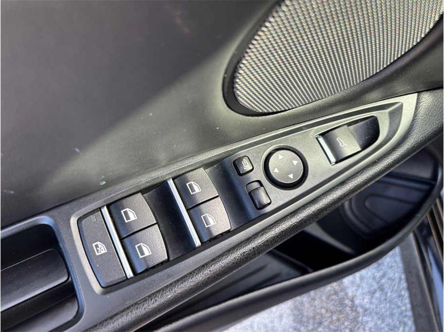 Used 2016 BMW X5 M image 26