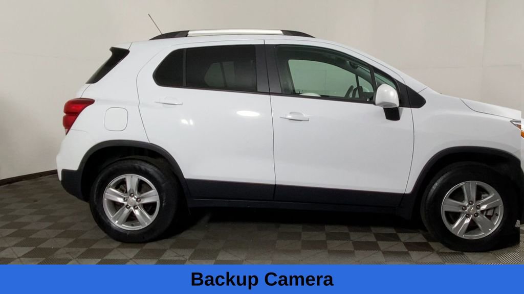 Used 2022 Chevrolet Trax LT w/ LT Convenience Package image 3
