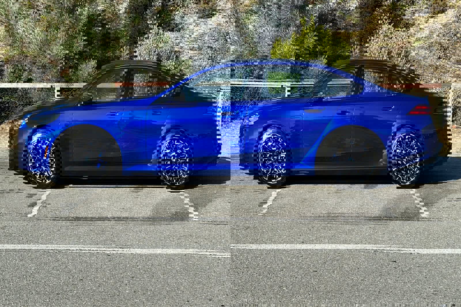 Used 2025 BMW M5 w/ Carbon Package image 9