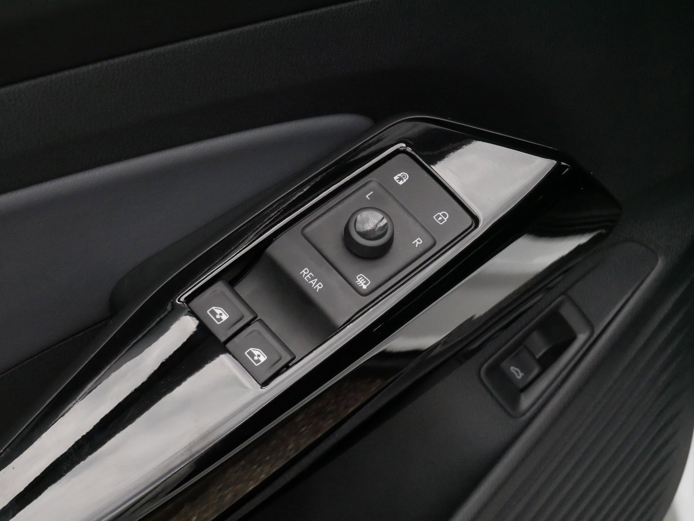 Used 2023 Volkswagen ID.4 S RWD image 19