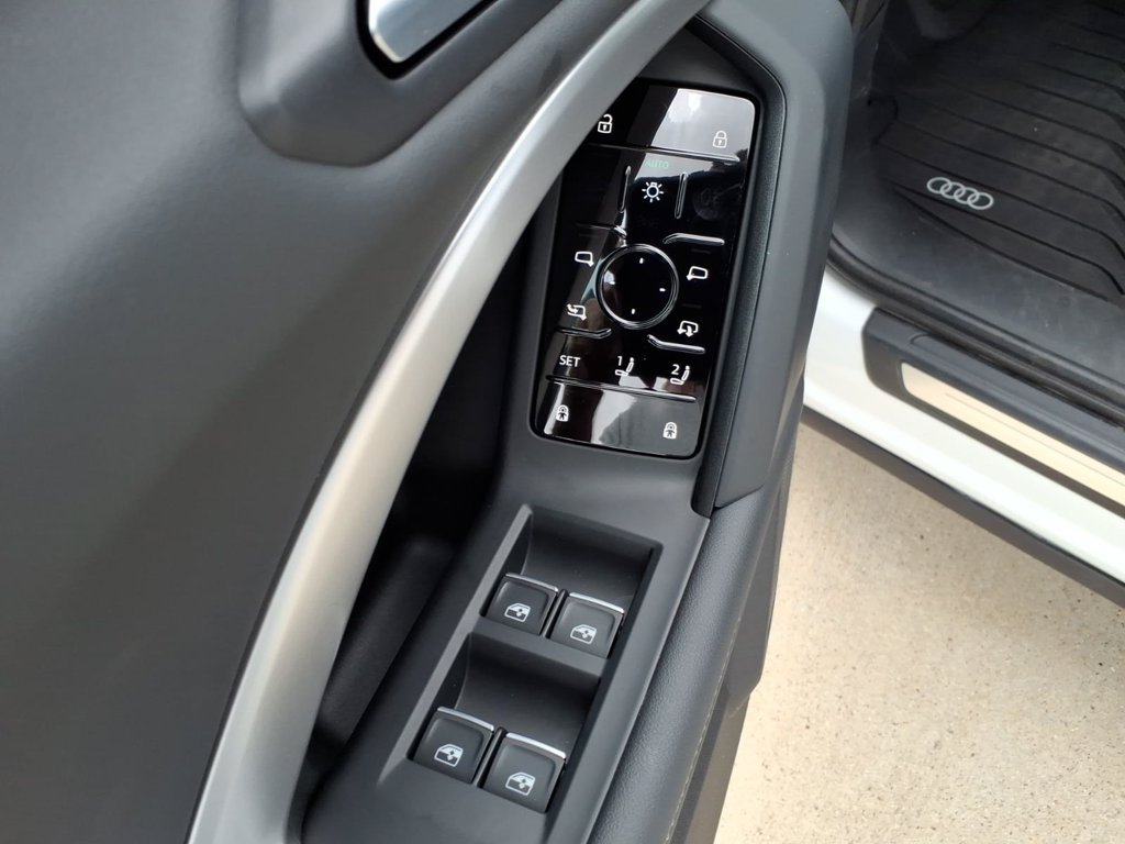 Used 2025 Audi Q5 Premium w/ Convenience Package AWD/4WD image 24