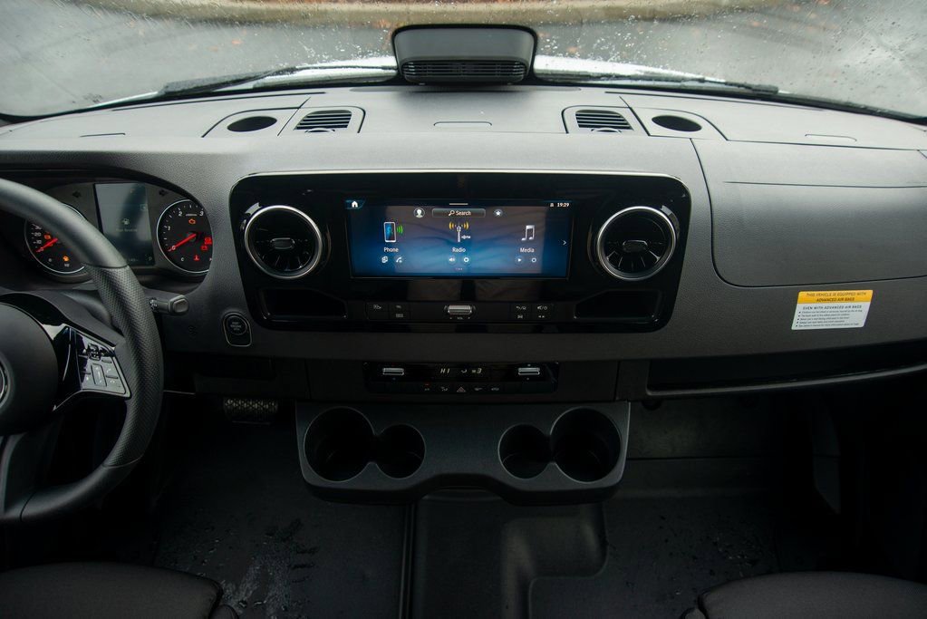 New 2025 Mercedes-Benz Sprinter 4500 image 31