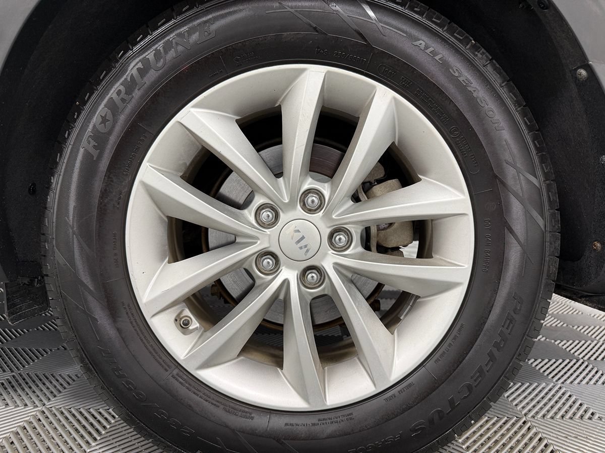 Used 2016 Kia Sorento LX w/ LX Convenience Package AWD/4WD image 28