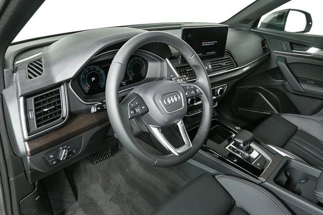 New 2025 Audi Q5 2.0T Premium Plus AWD/4WD image 4