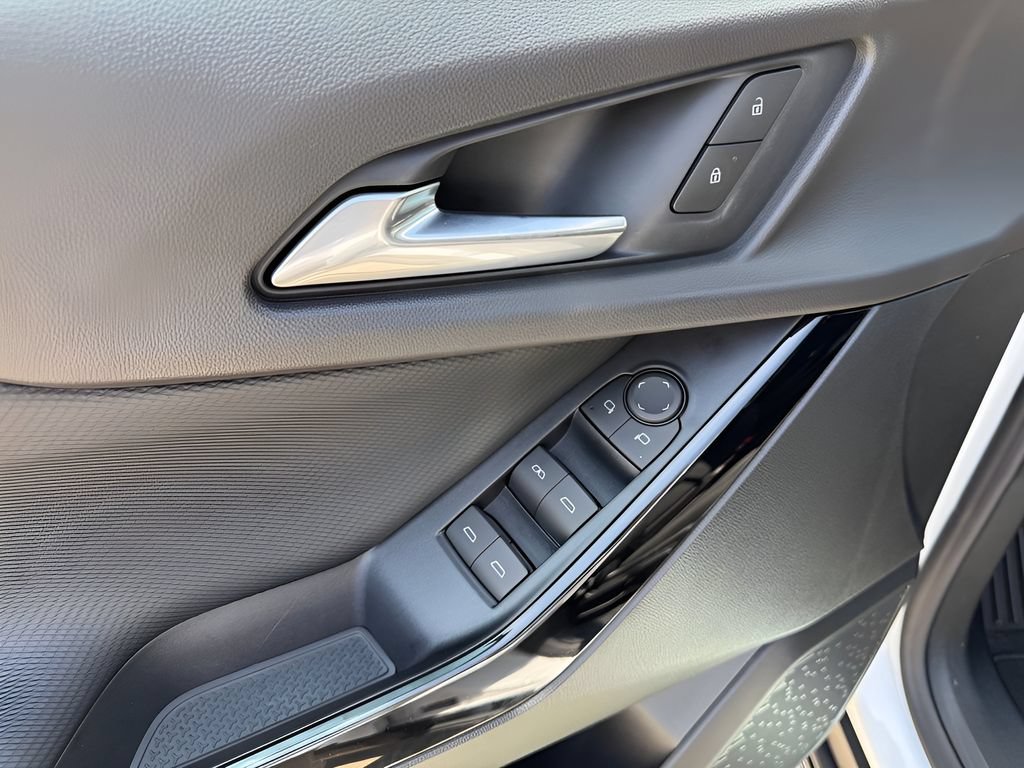 New 2027 Chevrolet Equinox LT FWD image 9
