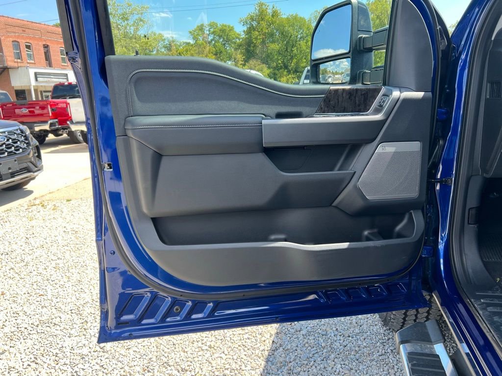 New 2026 Ford F350 Lariat w/ FX4 Off-Road Package image 11