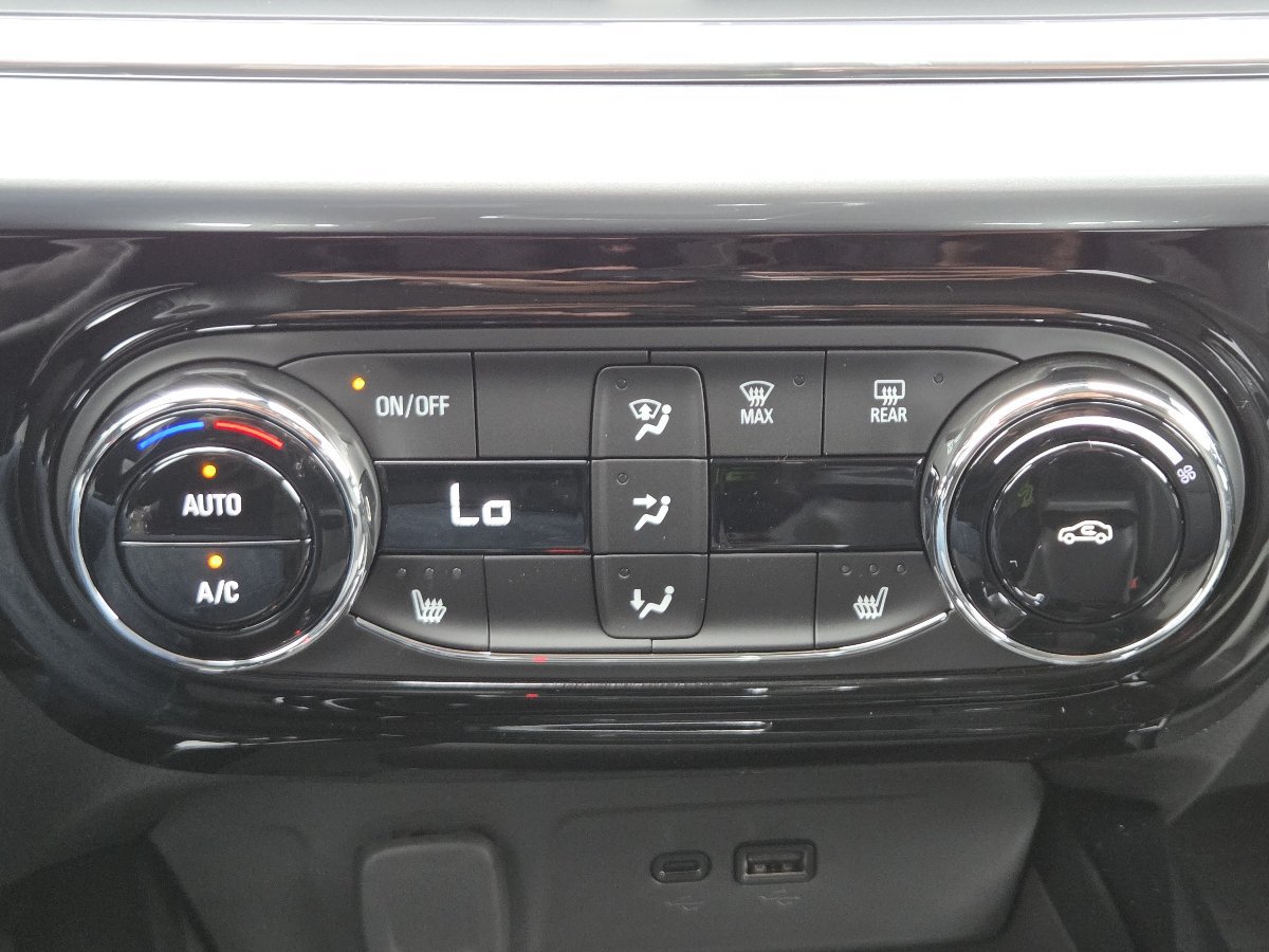 New 2026 Chevrolet Trax LT w/ Driver Confidence Package FWD image 35