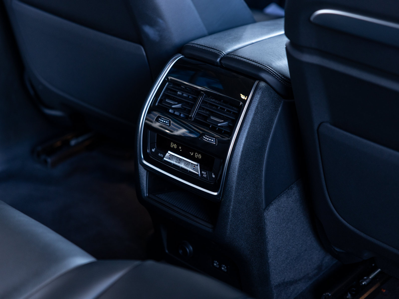 Used 2025 BMW X7 xDrive40i AWD/4WD image 35
