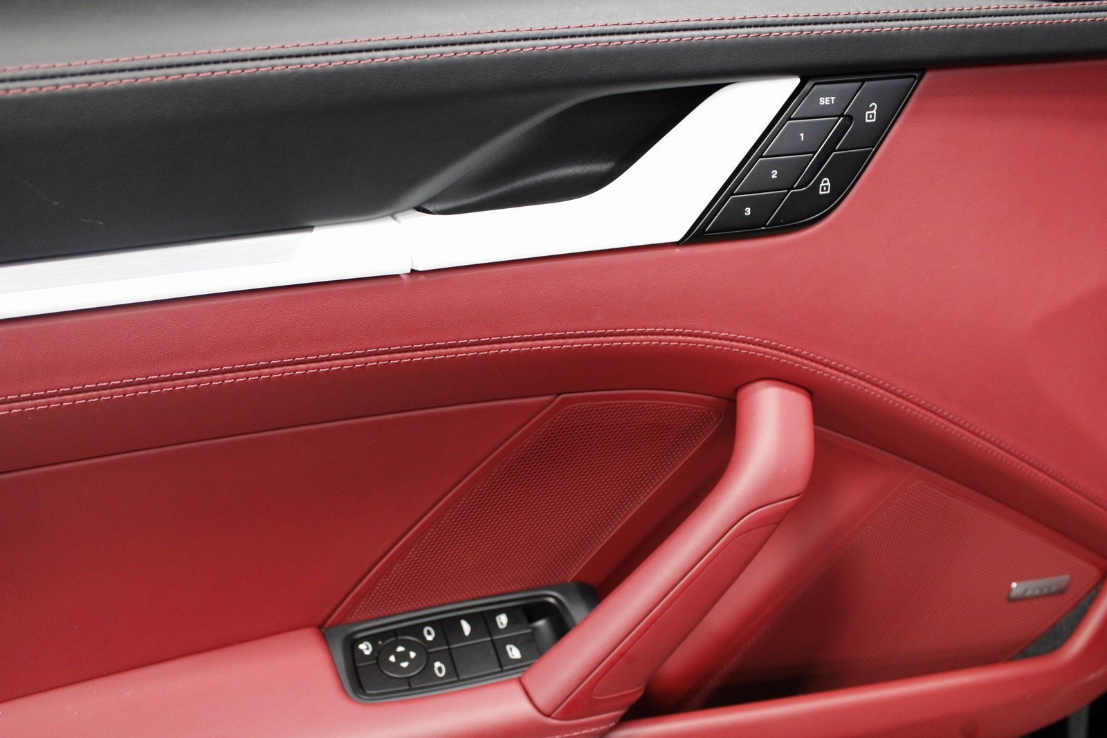 Certified 2025 Porsche 911 Carrera image 22