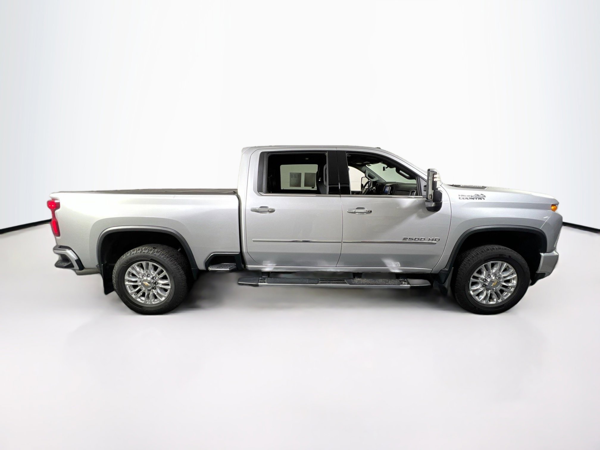 Used 2022 Chevrolet Silverado 2500 High Country w/ Z71 Off-Road Package AWD/4WD image 4