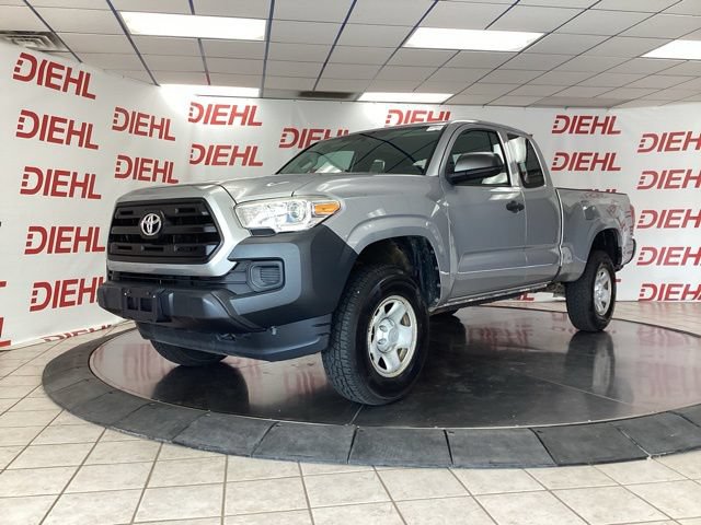 Used 2017 Toyota Tacoma SR AWD/4WD image 3