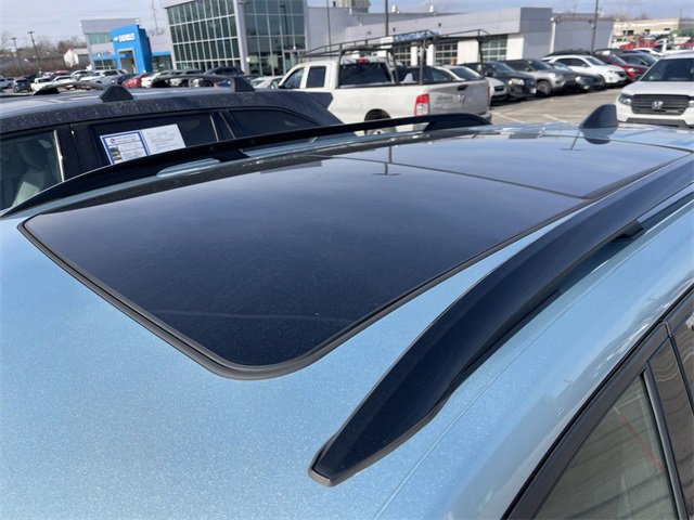 Used 2022 Chevrolet Equinox RS w/ Infotainment Package image 3