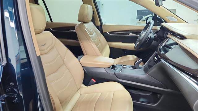 Used 2024 Cadillac XT6 Sport w/ Platinum Package image 27