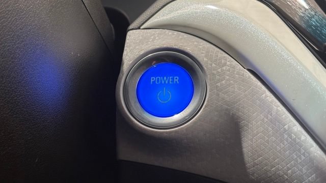 Used 2021 Chevrolet Bolt Premier w/ Infotainment Package FWD image 36