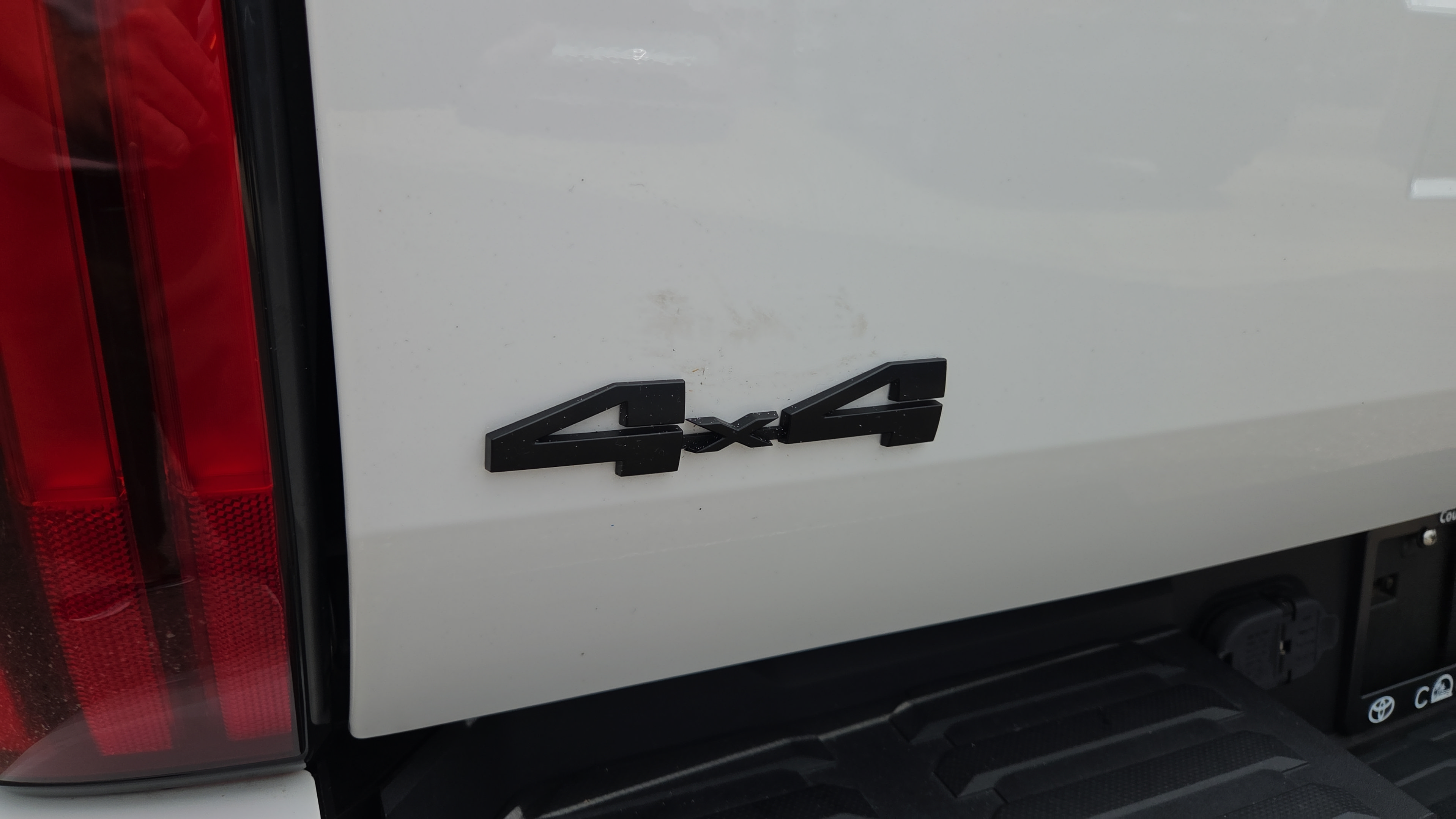 Used 2022 Toyota Tundra SR5 w/ TRD Off-Road Package AWD/4WD image 30