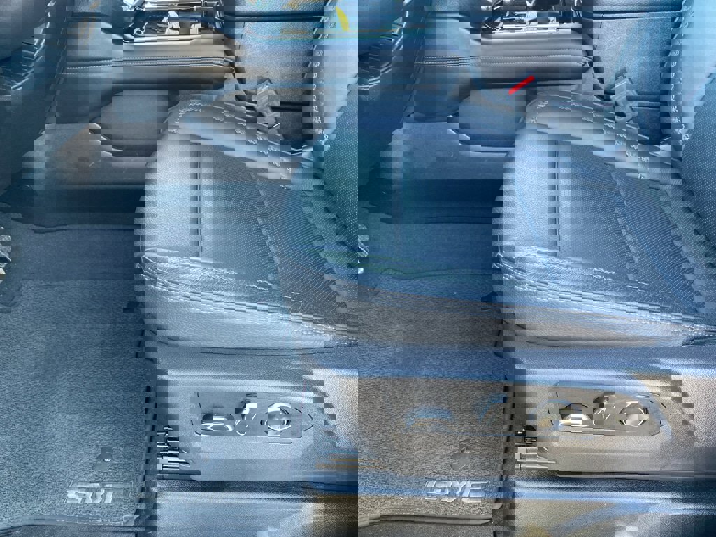 Used 2025 GMC Yukon XL Denali image 26