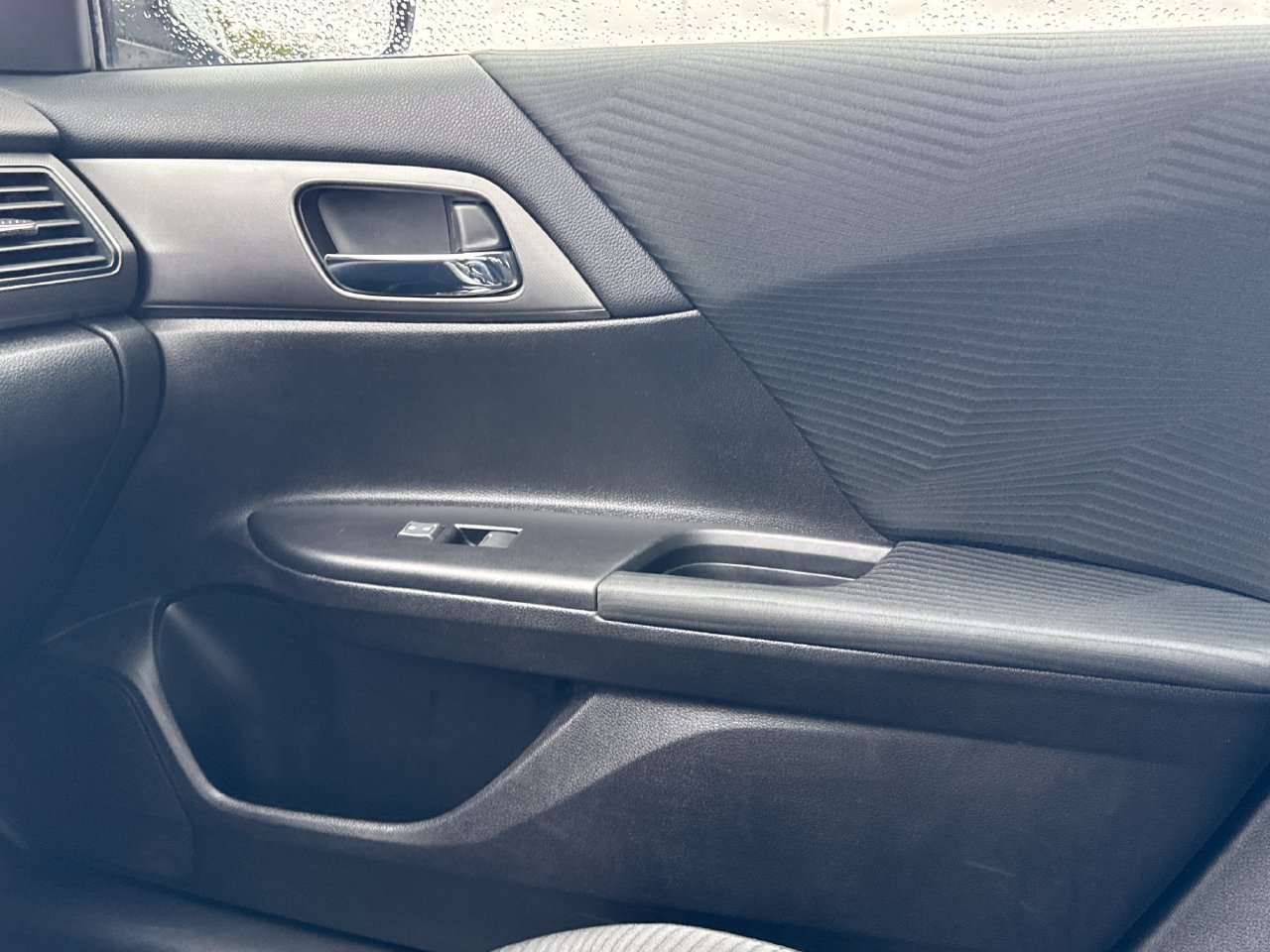 Used 2015 Honda Accord LX image 28