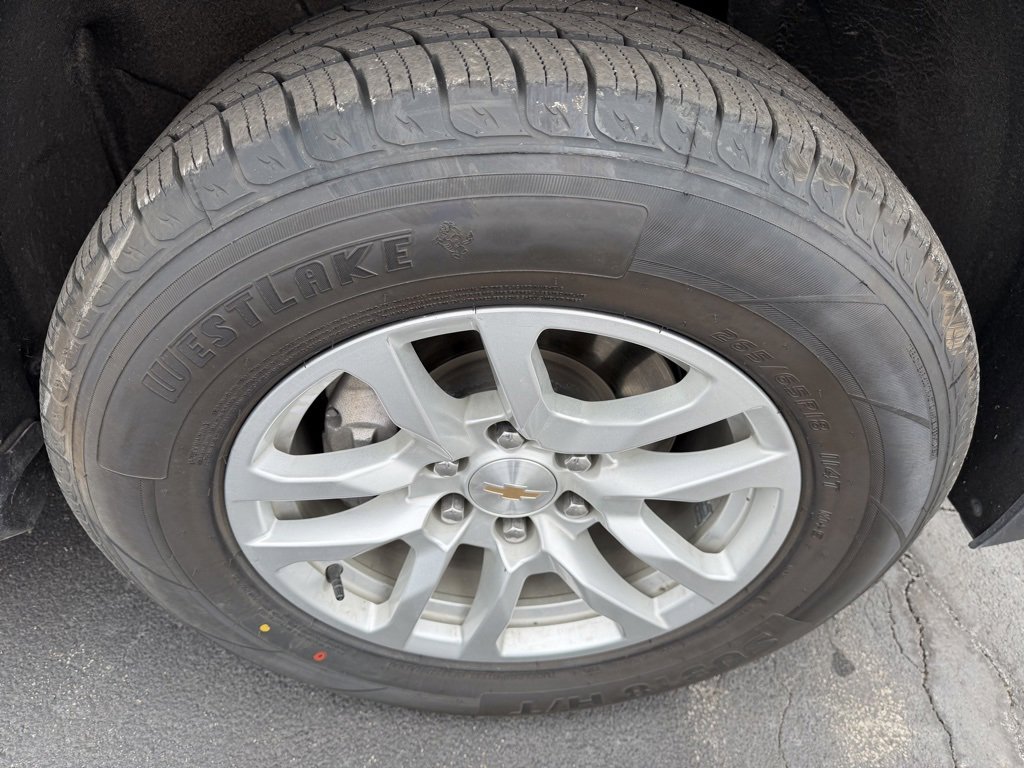 Used 2024 Chevrolet Suburban LT image 6