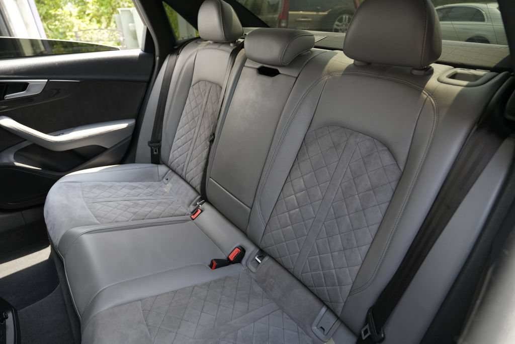Used 2021 Audi S4 Premium Plus w/ Premium Plus Package AWD/4WD image 18