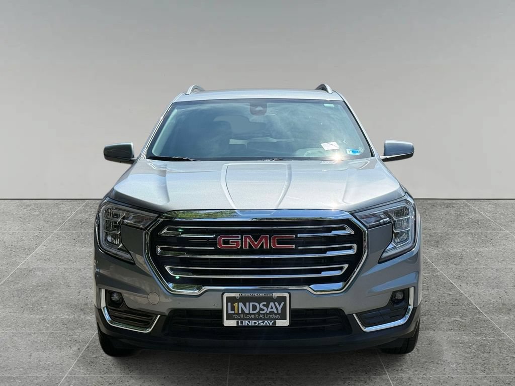 Used 2023 GMC Terrain SLT w/ LPO, Floor Liner Package FWD image 8