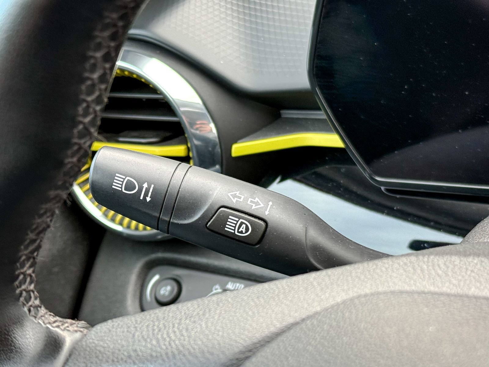 Certified 2024 Chevrolet Trax ACTIV w/ Sunroof Package image 30