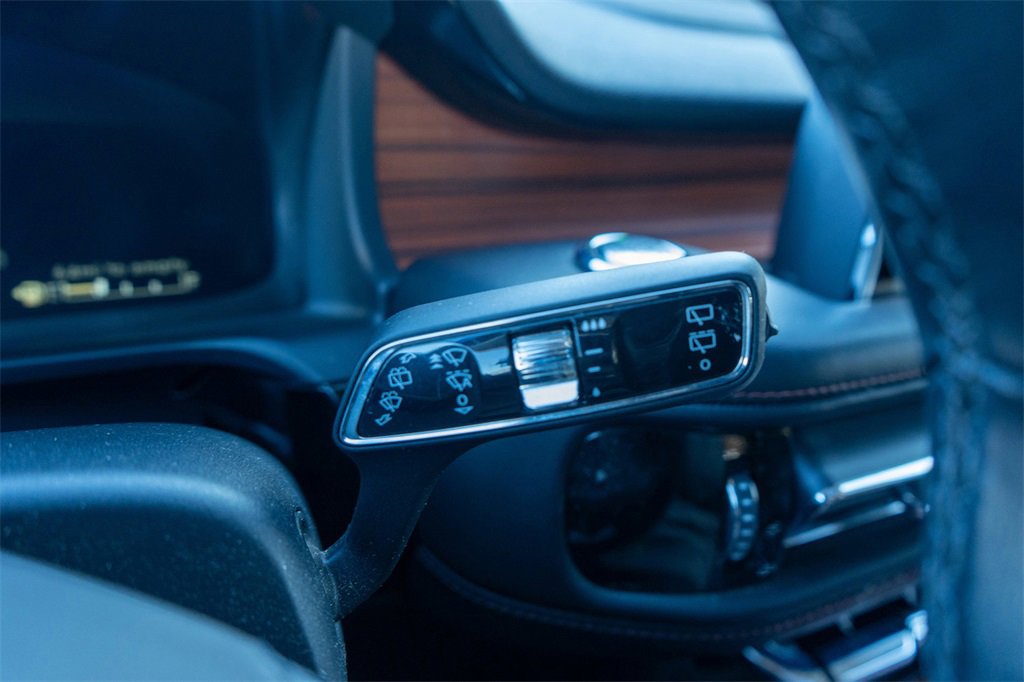 Used 2024 Lincoln Aviator Reserve AWD/4WD image 28