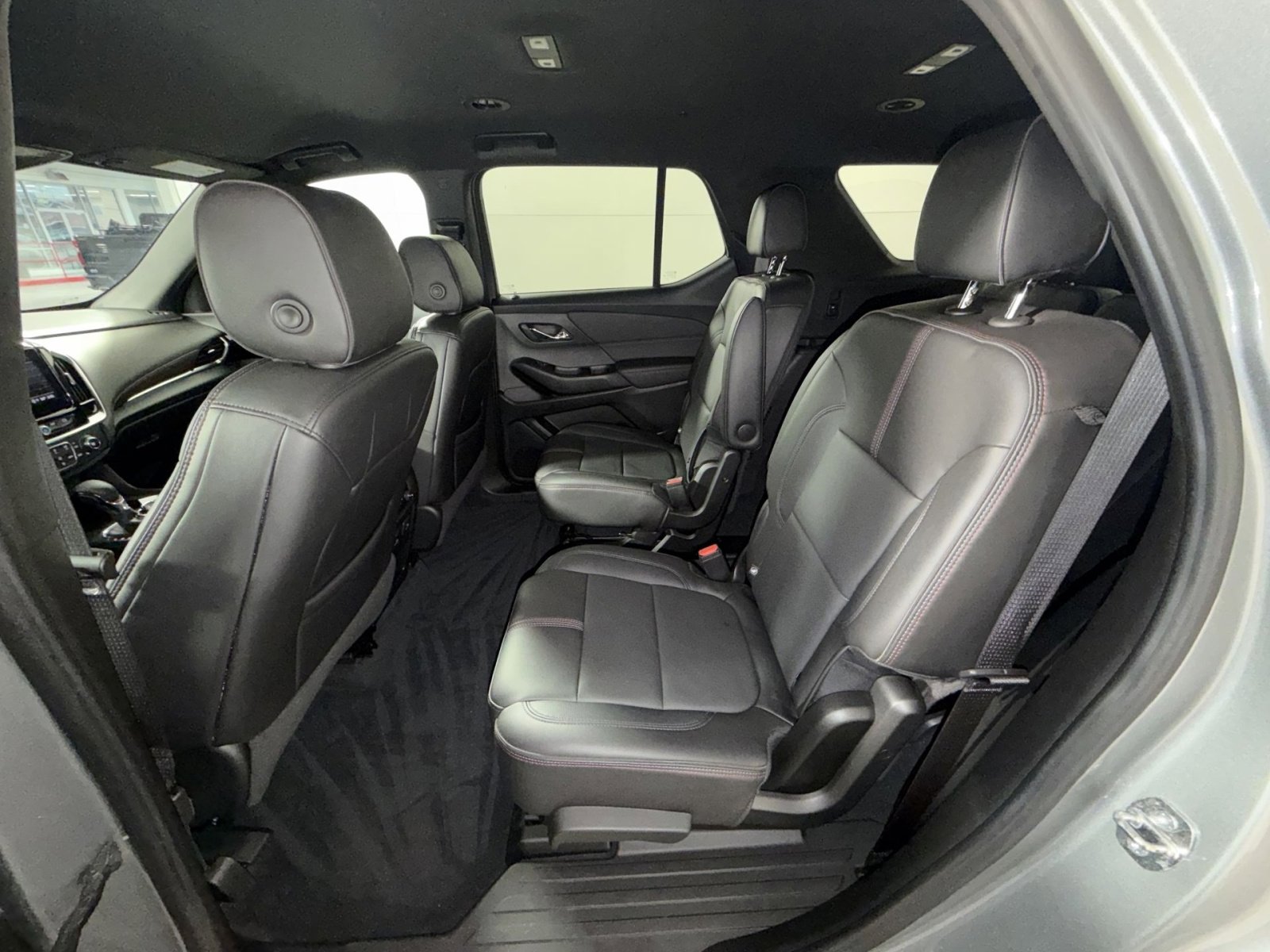 Used 2023 Chevrolet Traverse RS image 24