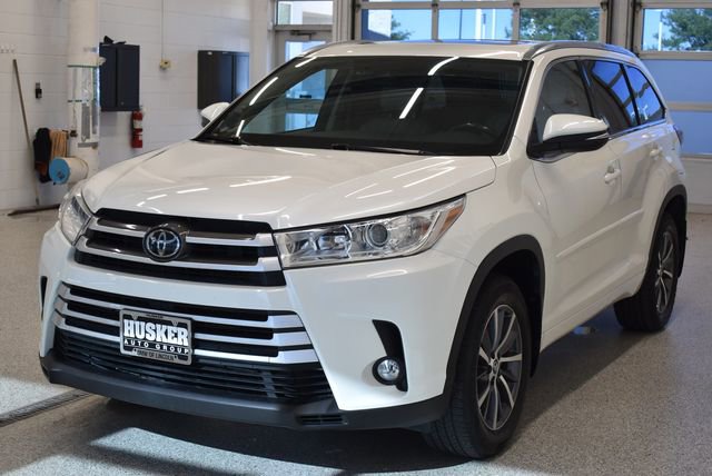 Used 2018 Toyota Highlander XLE AWD/4WD image 9