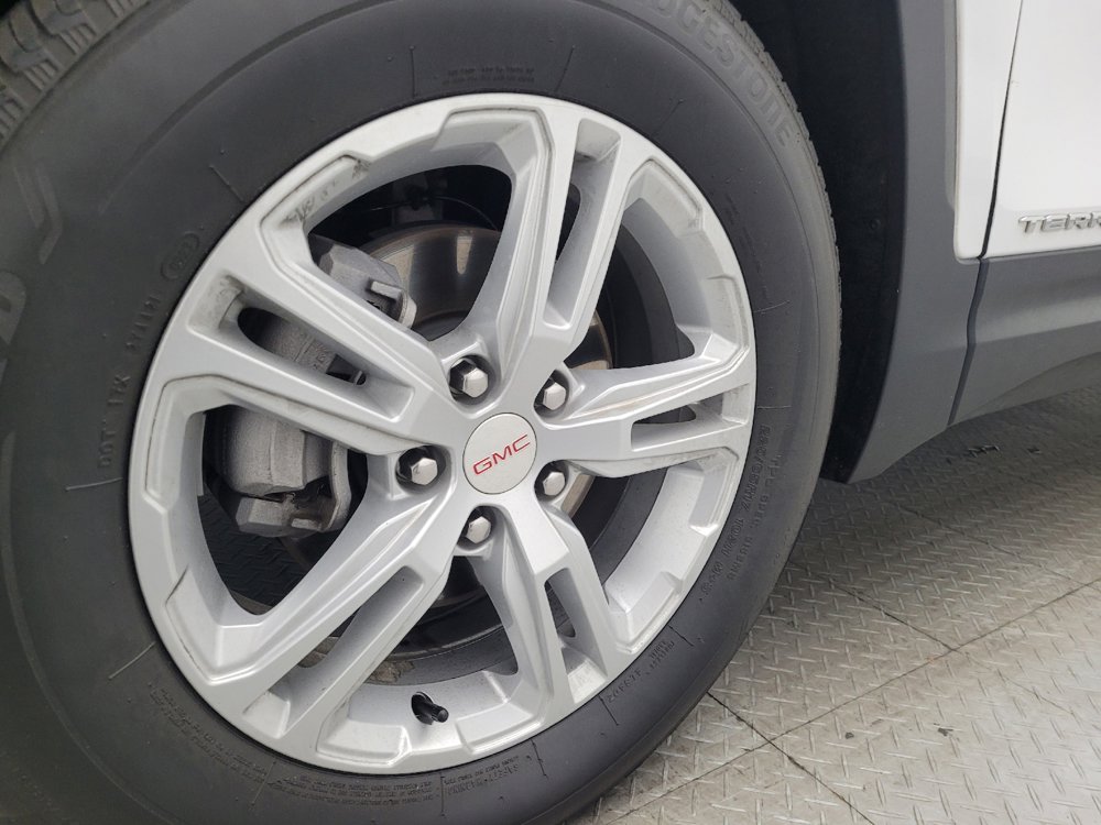 Used 2023 GMC Terrain SLE w/ Driver Convenience Package image 31