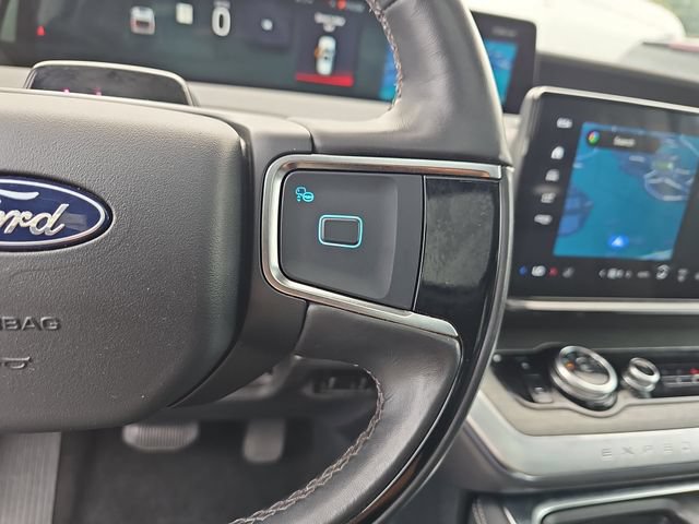 Certified 2025 Ford Expedition Platinum AWD/4WD image 16